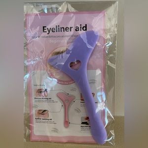 Eyeliner aid